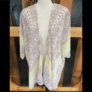 Dizzy Lizzy semi sheer kimono style open front top, size Large